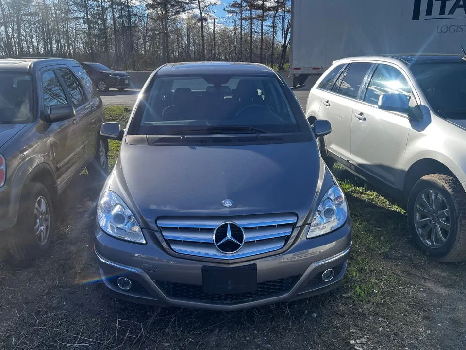 Mercedes-Benz B-Class 2011 photo 2