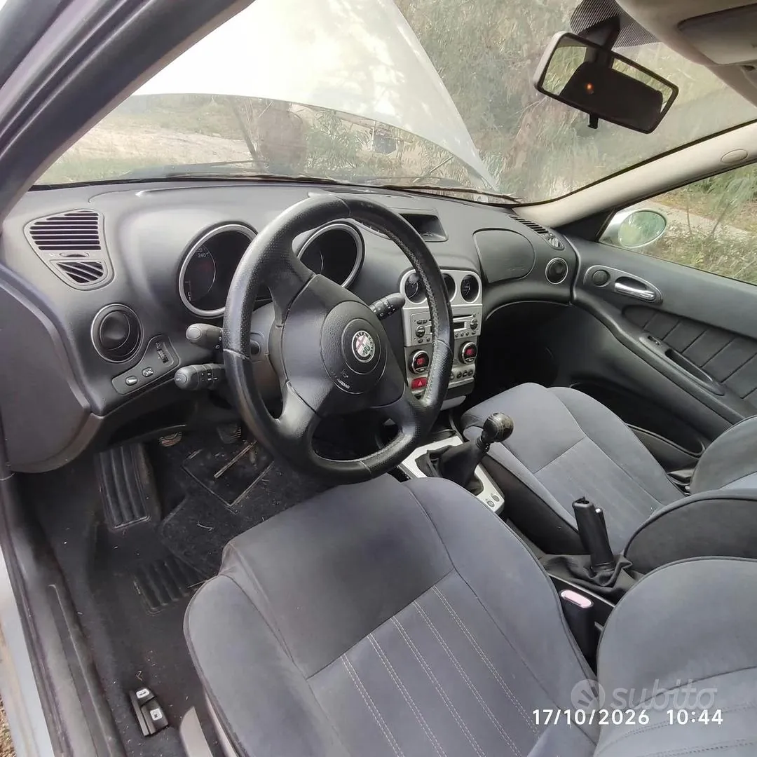 Alfa Romeo 156 2005 photo 2
