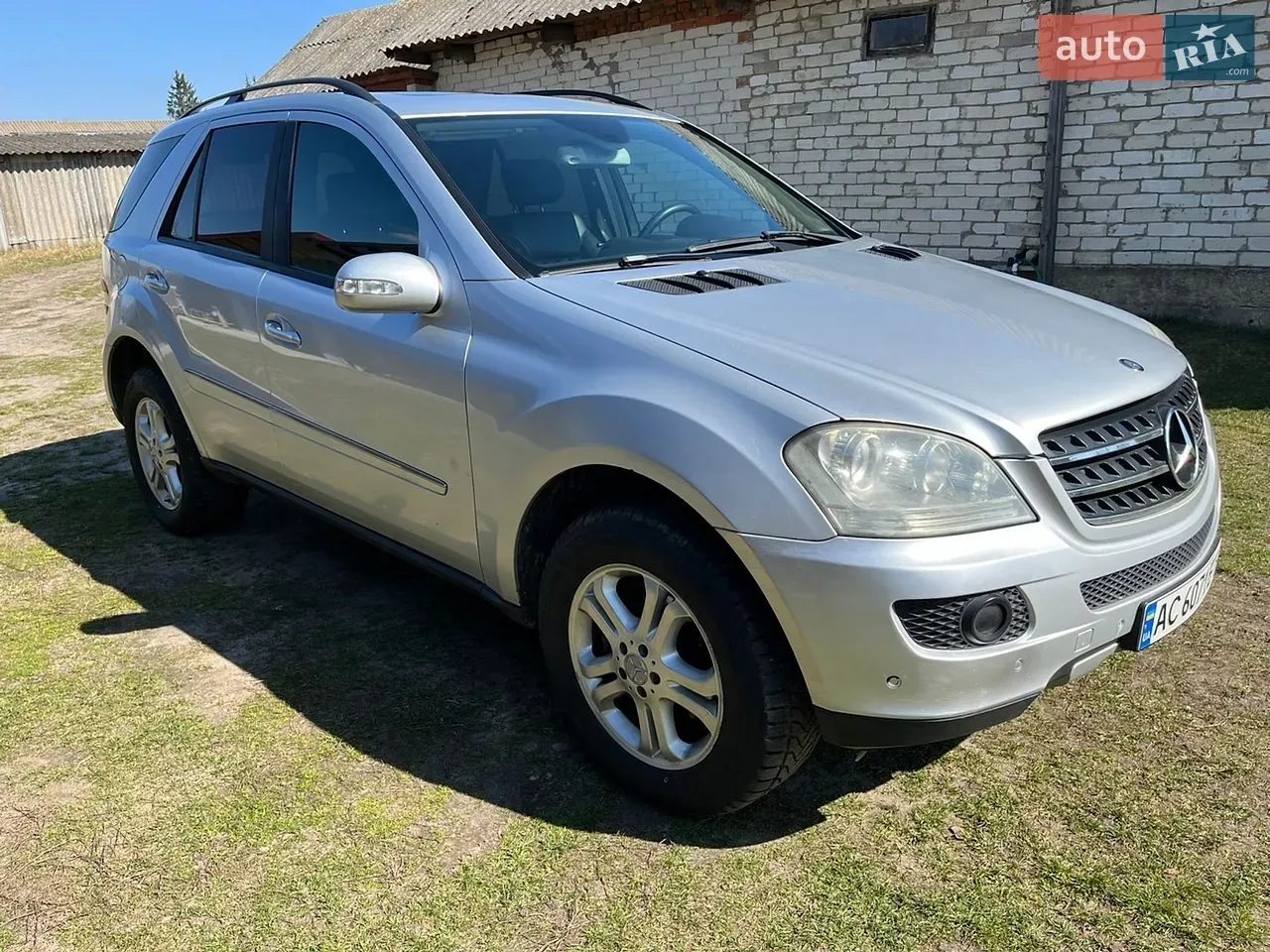 Mercedes-Benz M-Class 2006 photo 2