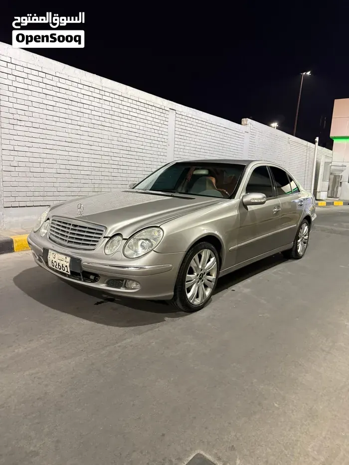 Mercedes-Benz E-Class 2005 photo 2