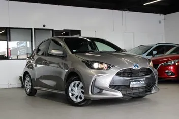 Toyota Yaris 2021 photo 2