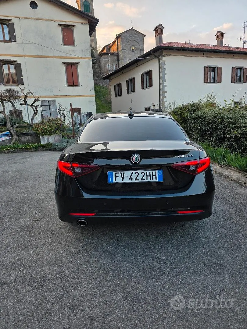 Alfa Romeo Giulia 2019 photo 4