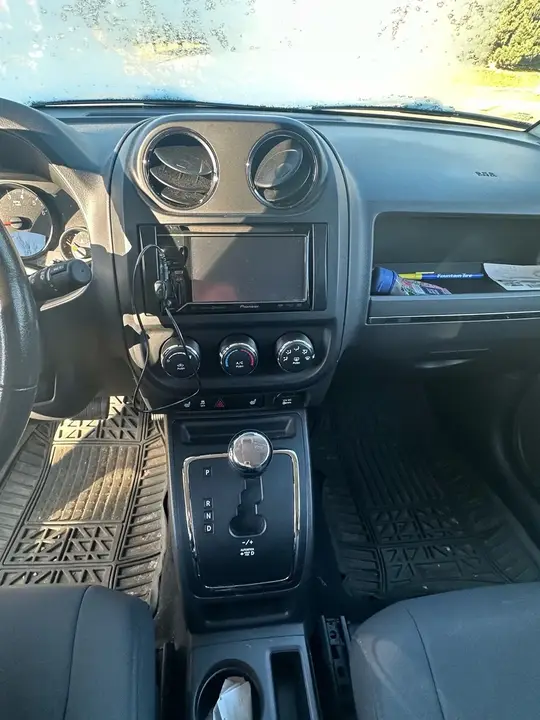 Jeep Compass 2010 photo 5