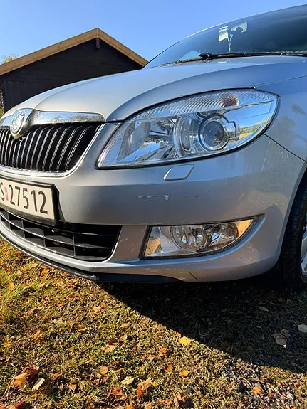 Skoda Fabia 2011 photo 4