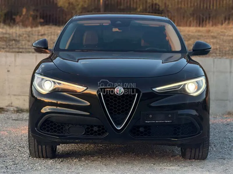 Alfa Romeo Stelvio 2017 photo 2