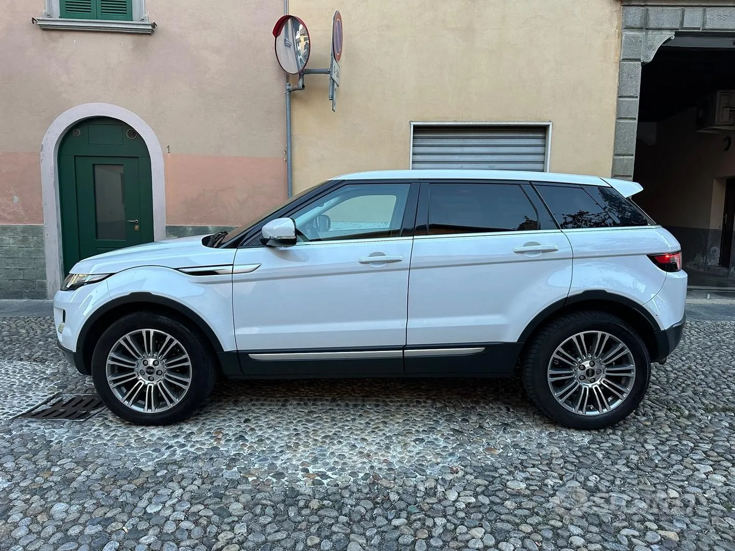 Land Rover Range Rover Evoque 2012 photo 4