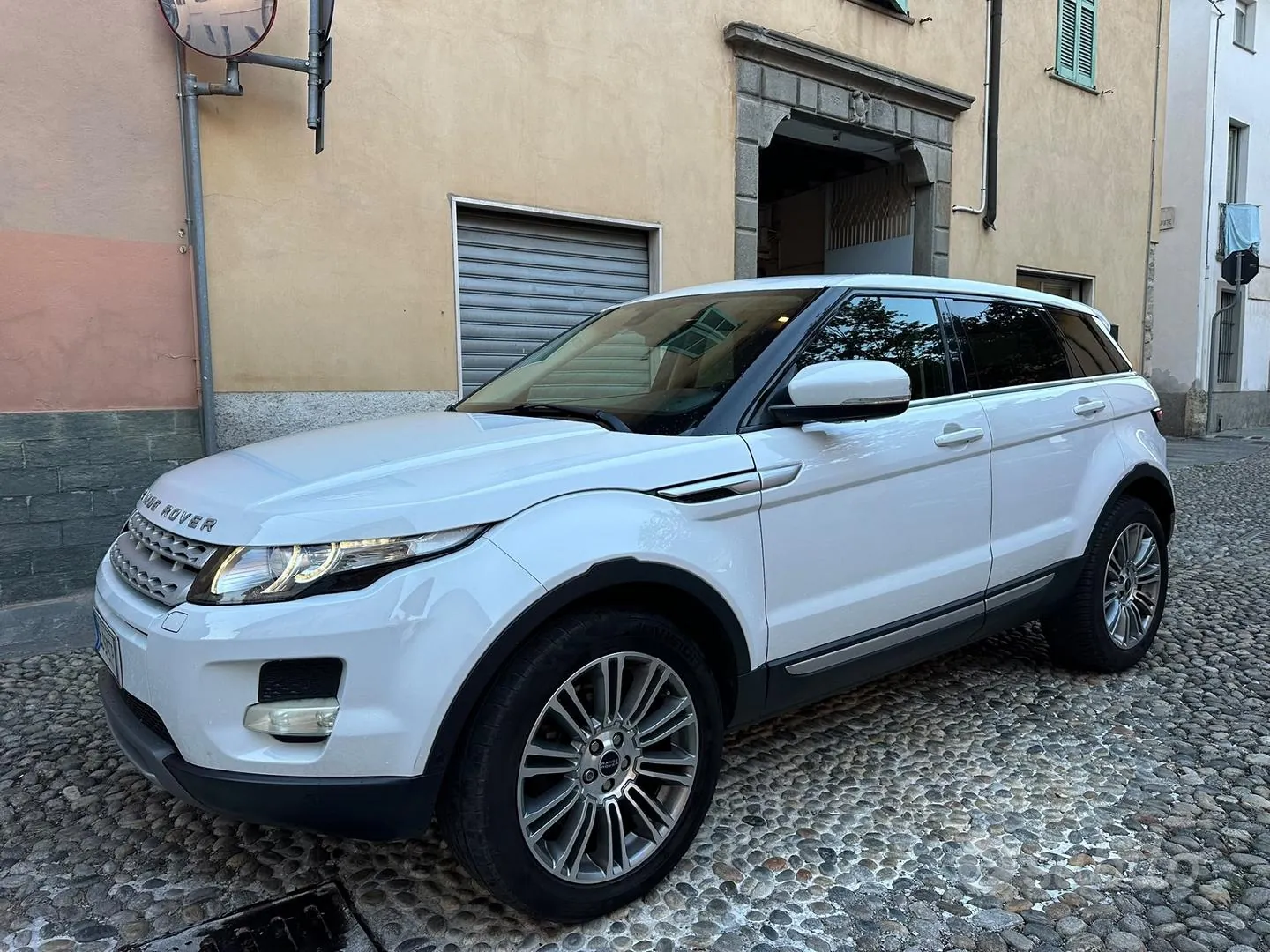 Land Rover Range Rover Evoque 2012 photo 3