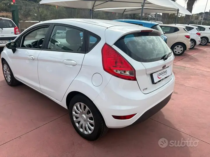 Ford Fiesta 2010 photo 4