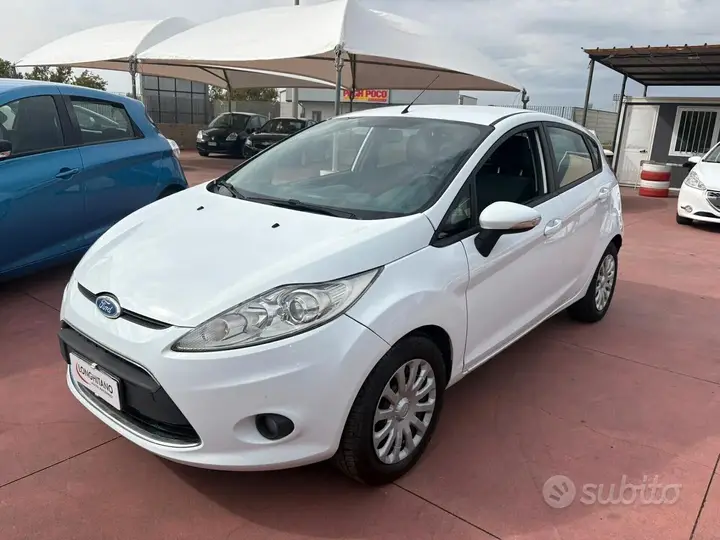 Ford Fiesta 2010 photo 3
