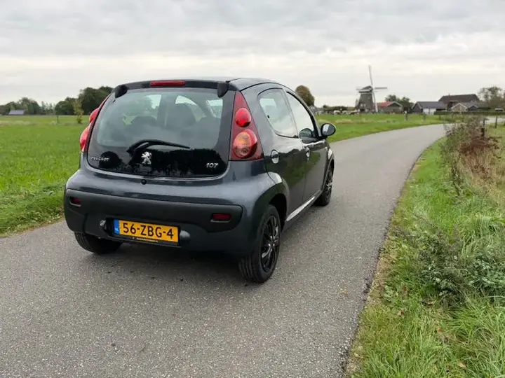 Peugeot 107 2012 photo 3