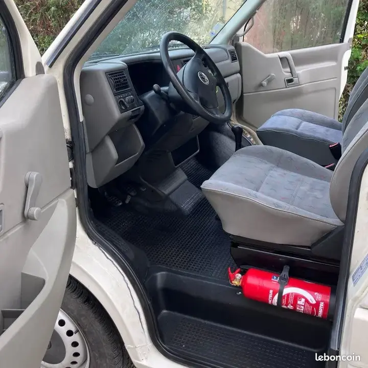 Volkswagen Transporter 1999 photo 2