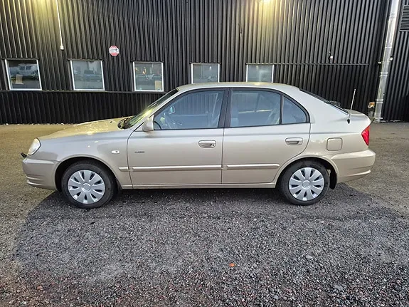 Hyundai Accent 2005 photo 2