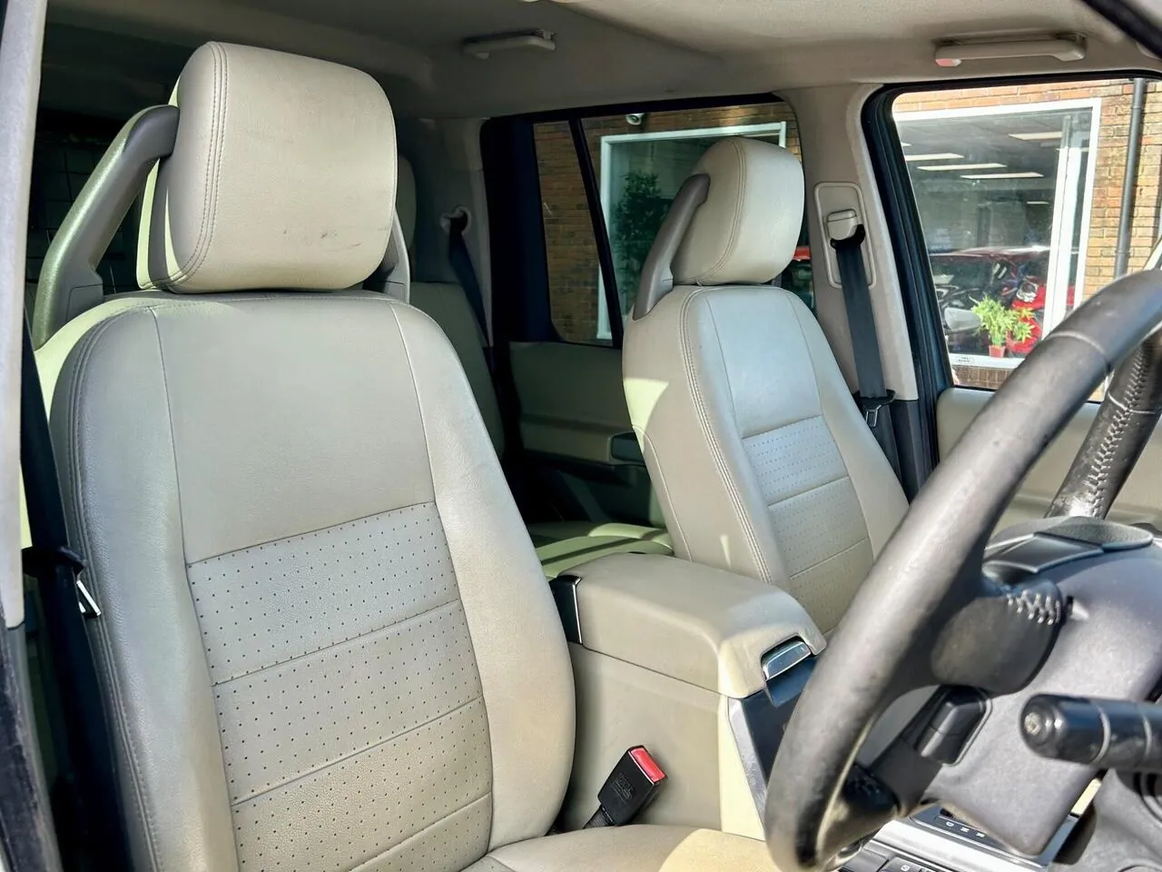 Land Rover Discovery 3 2009 photo 4