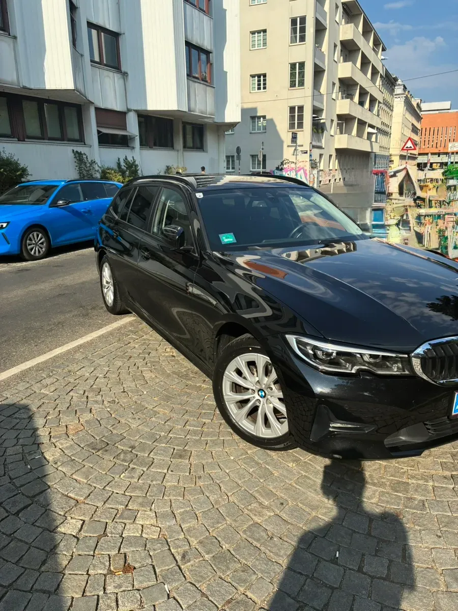 BMW 3 Series 2020 photo 3