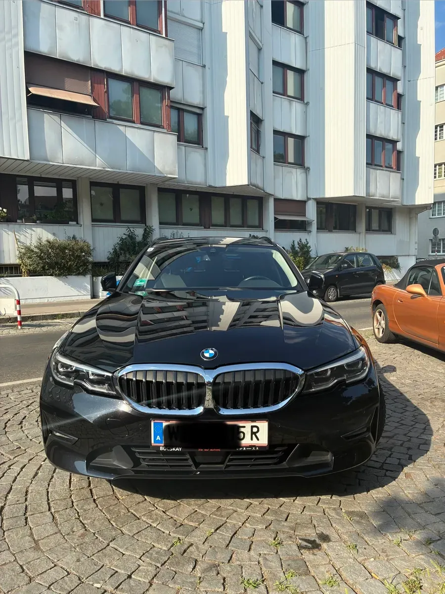 BMW 3 Series 2020 photo 2