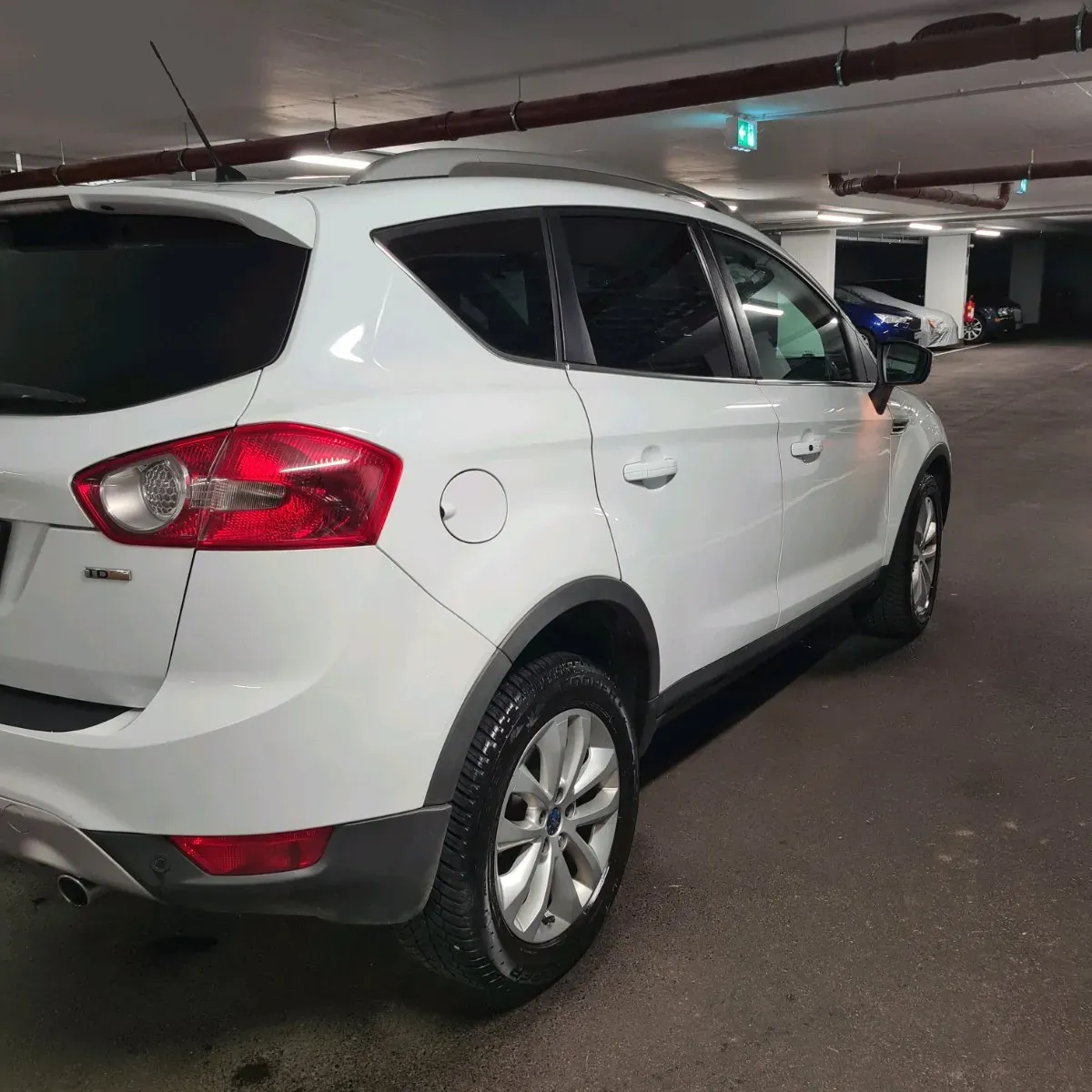 Ford Kuga 2010 photo 2