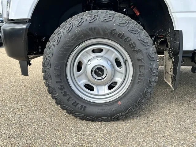 Ford Super Duty F-350 2026 photo 3