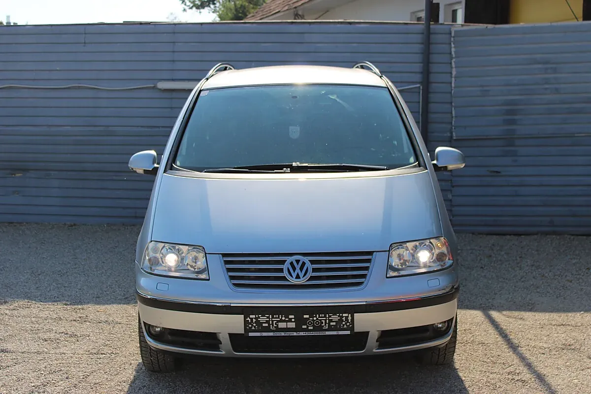 Volkswagen Sharan 2010 photo 2