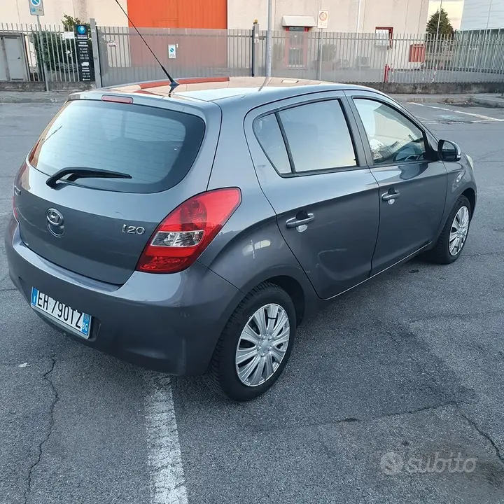 Hyundai I20 2011 photo 3