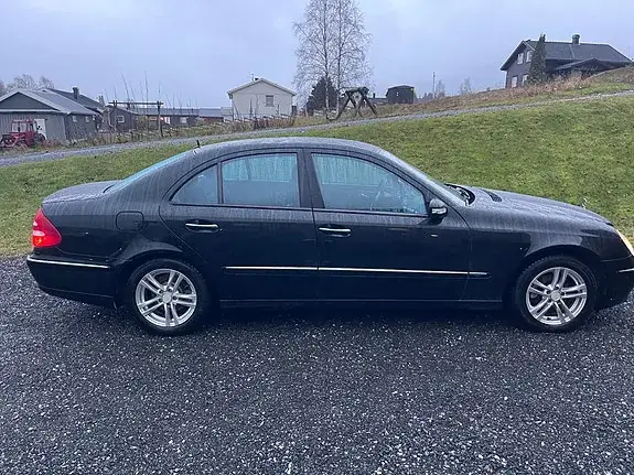 Mercedes-Benz E 200 2004 photo 5