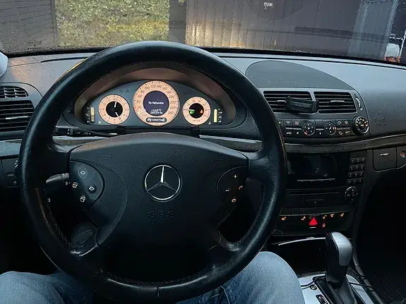 Mercedes-Benz E 200 2004 photo 3