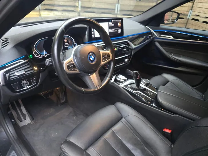 BMW 5 Series 2023 photo 3