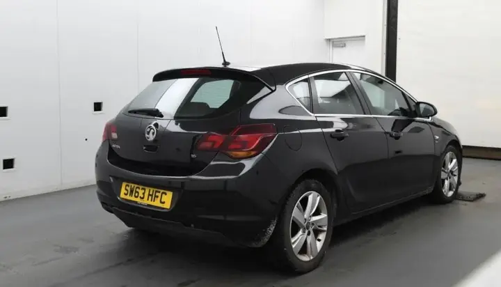 Vauxhall Astra 2013 photo 5