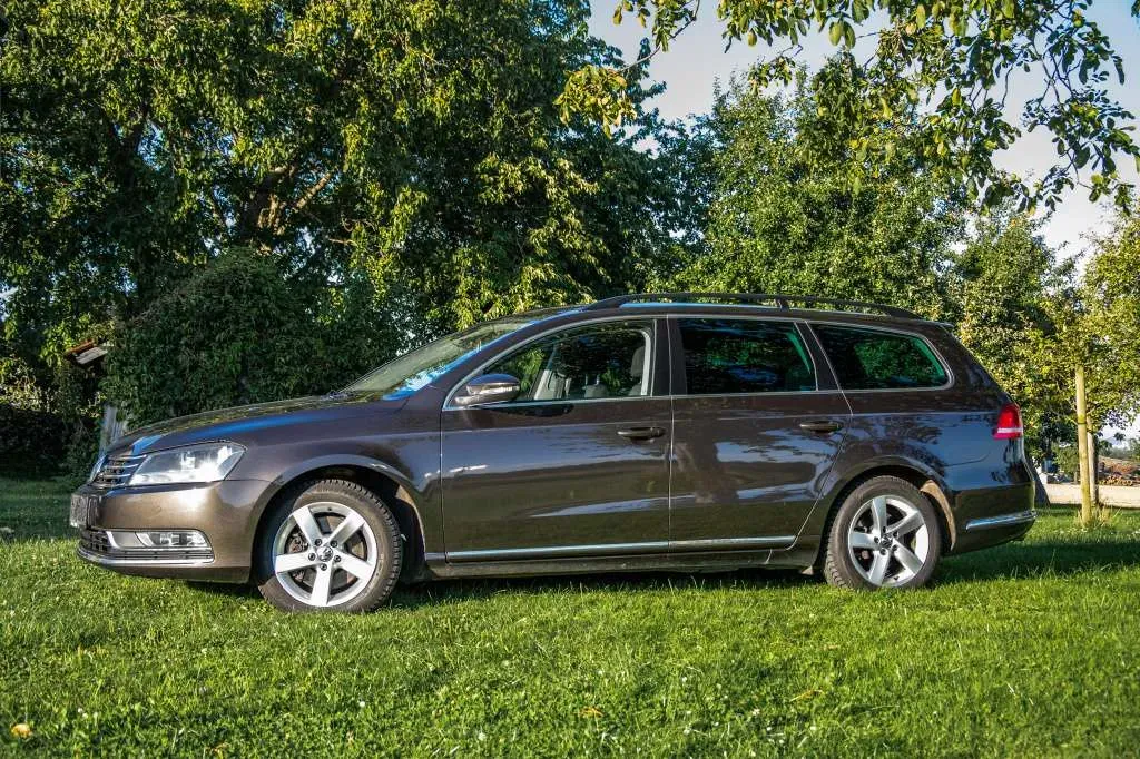 Volkswagen Passat 2012 photo 3