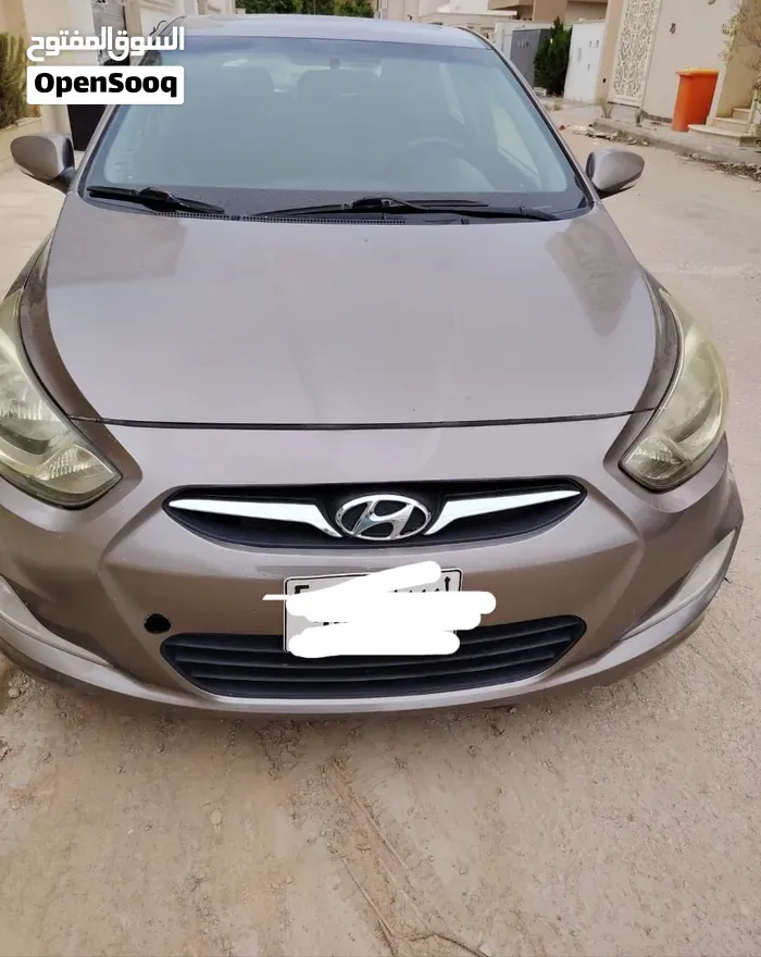 Hyundai Accent 2012 photo 2
