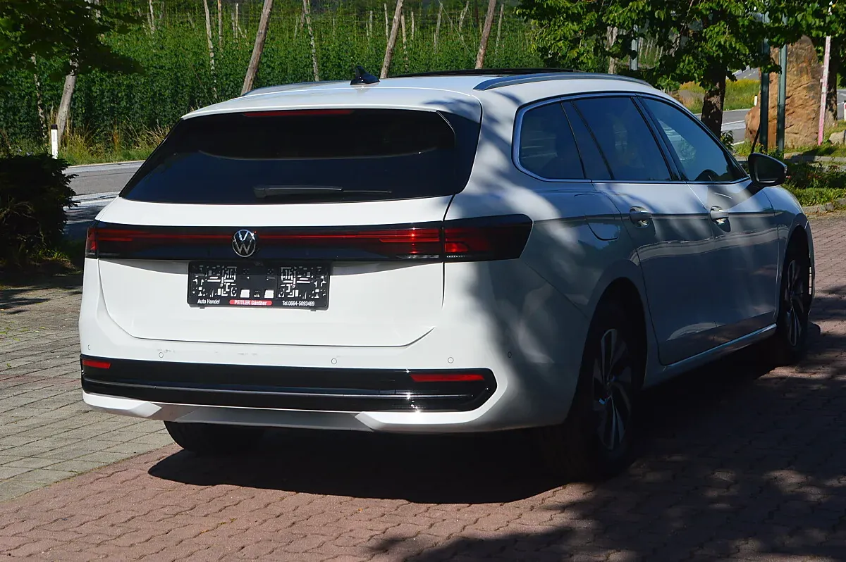 Volkswagen Passat 2024 photo 3
