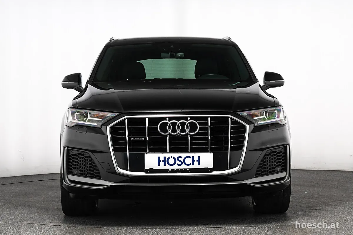 Audi Q7 2021 photo 2