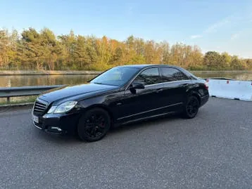 Mercedes-Benz E220