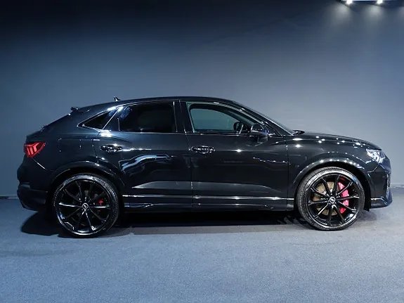 Audi Q3 2022 photo 2