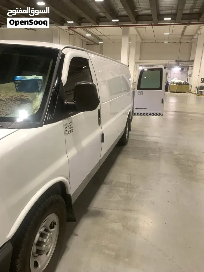 Chevrolet Express 2021 photo 2
