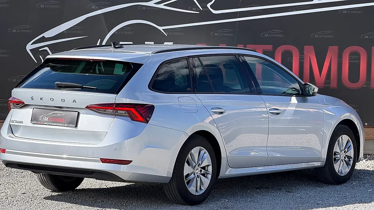 Skoda Octavia 2022 photo 2