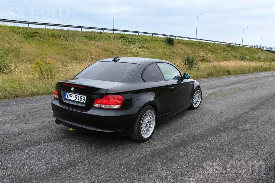 BMW 130 2008 photo 2