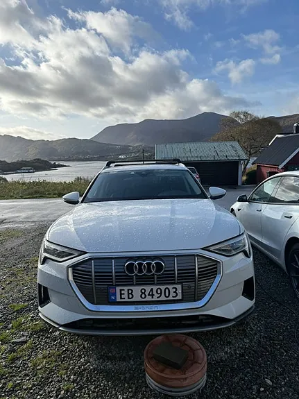 Audi E-Tron 2021 photo 2