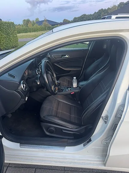 Mercedes-Benz A180 2014 photo 3