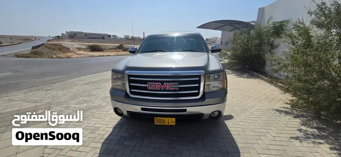 GMC Sierra 2012 photo 2