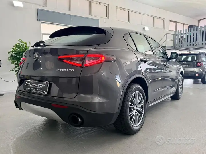 Alfa Romeo Stelvio 2023 photo 5