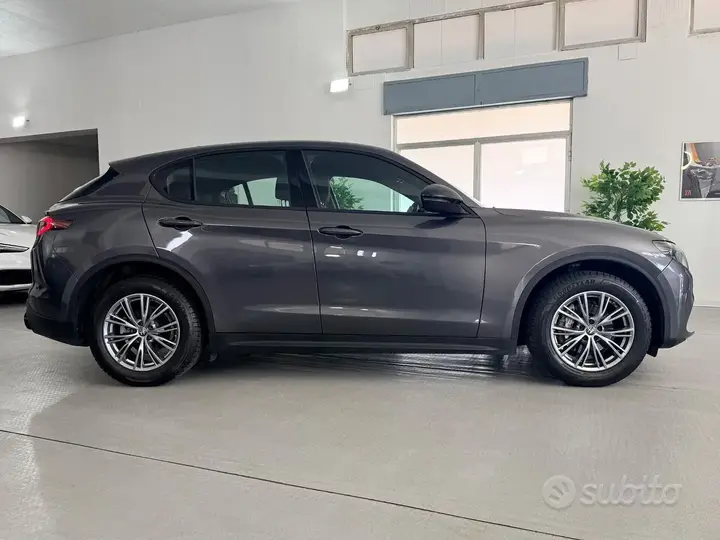 Alfa Romeo Stelvio 2023 photo 4