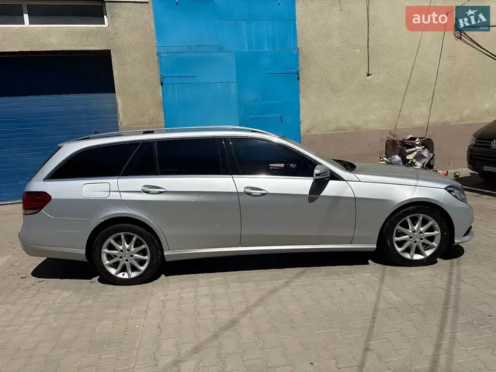 Mercedes-Benz E-Class 2015 photo 3