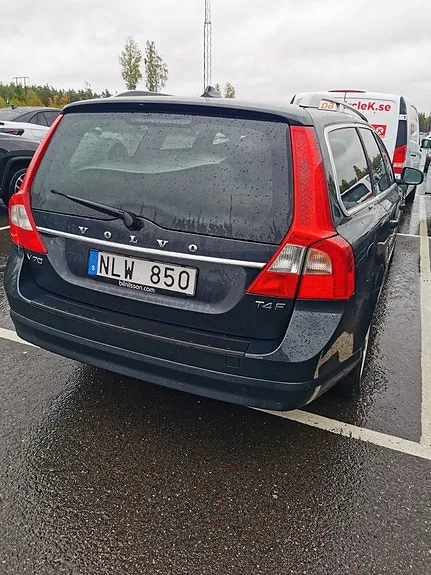 Volvo V70 2012 photo 2