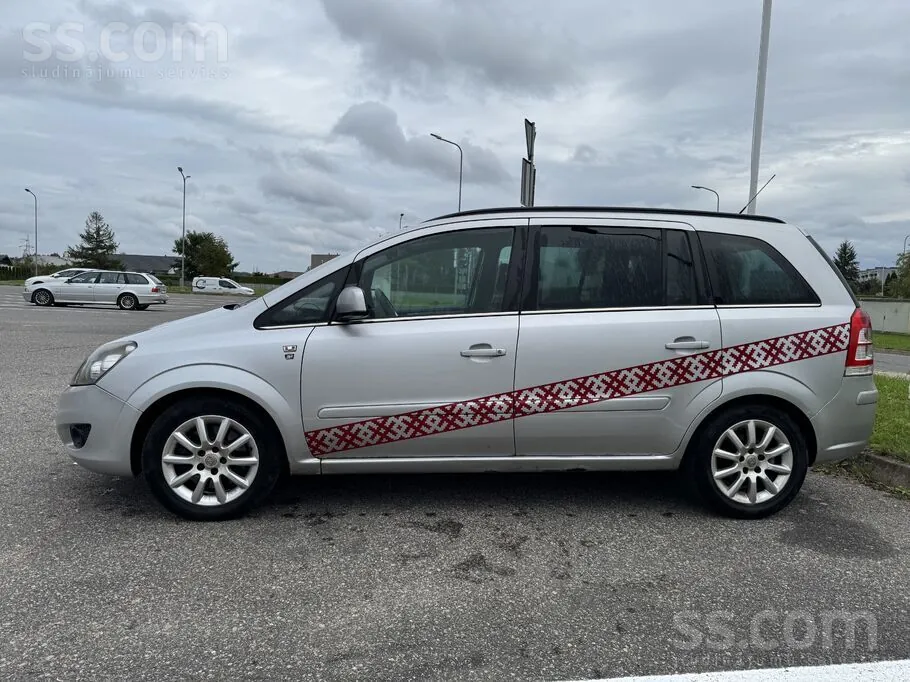 Opel Zafira 2010 photo 2