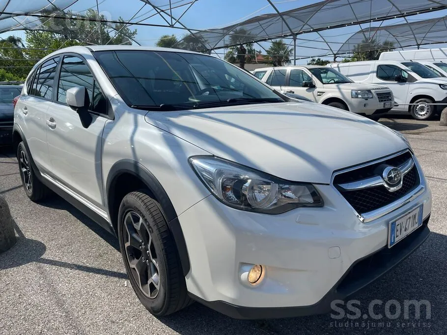 Subaru Xv 2014 photo 2