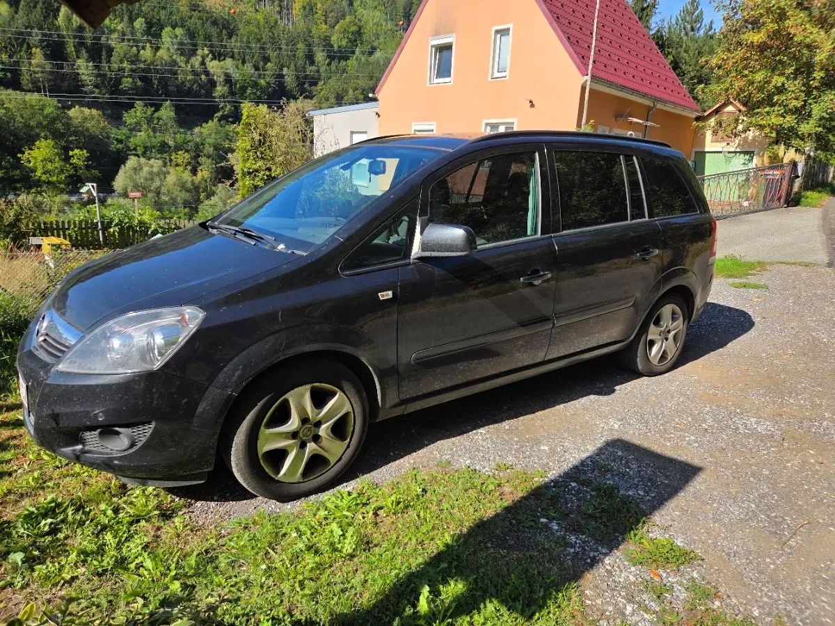 Opel Zafira 2013 photo 3