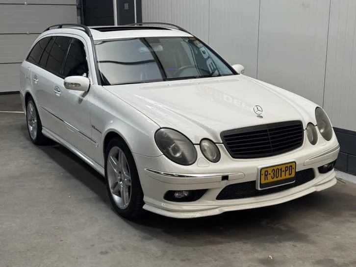 Mercedes-Benz E-Class 2004 photo 3