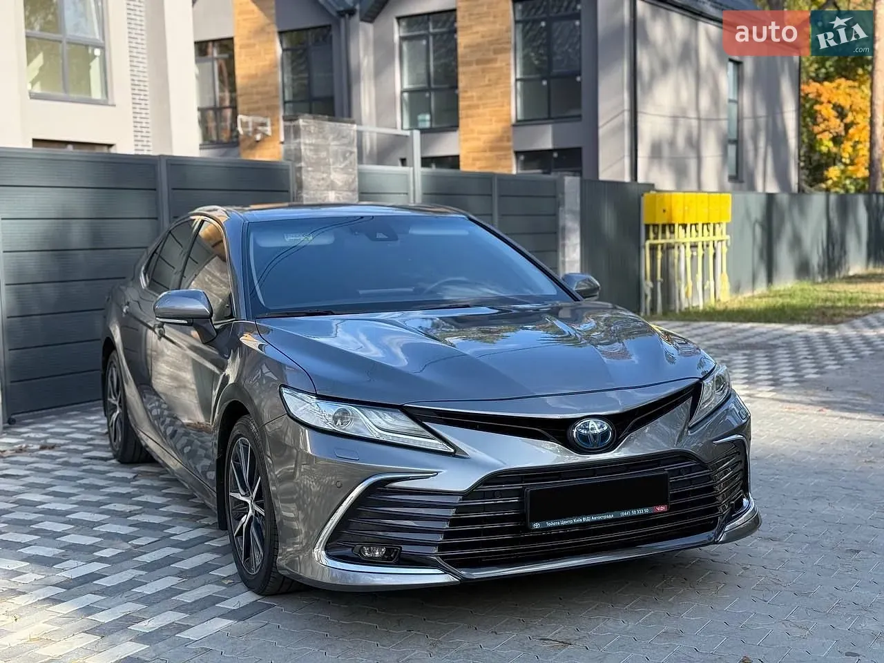 Toyota Camry 2021 photo 2