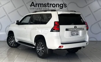 Toyota Land Cruiser Prado 2023 photo 3
