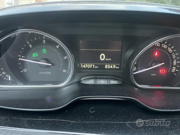 Peugeot 2008 2014 photo 3